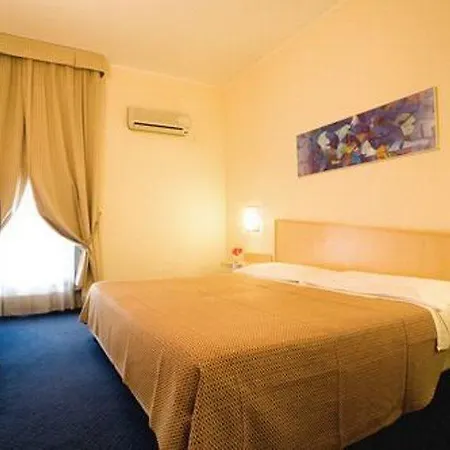 فندق Roma Sud 3*