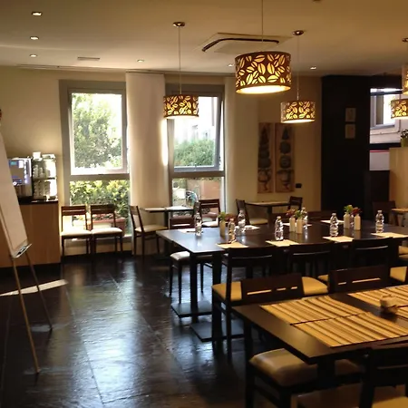ホテル Roma Sud 3*