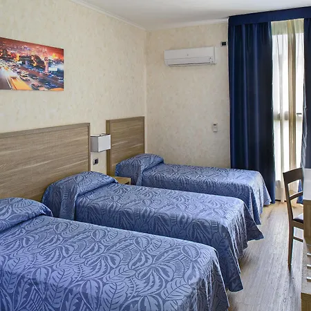Roma Sud فندق 3*